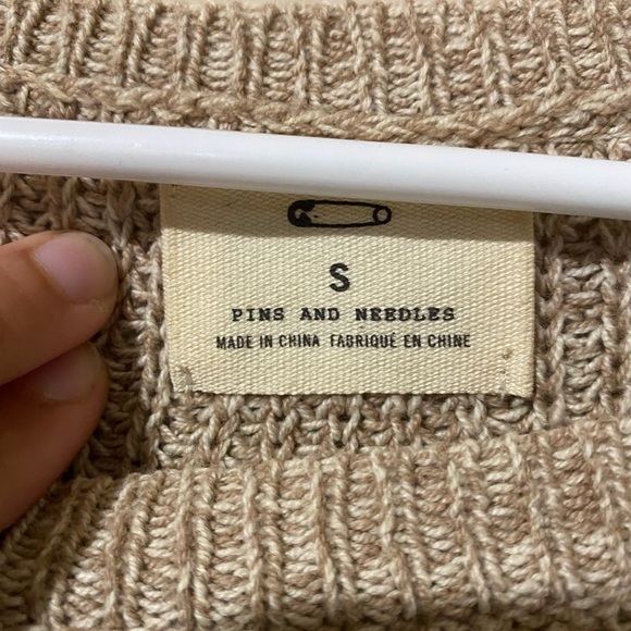 UO Pins and Needles Sweater Size small - Picture 3 of 3